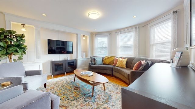 30 Clay St 3B, Cambridge, MA 02140