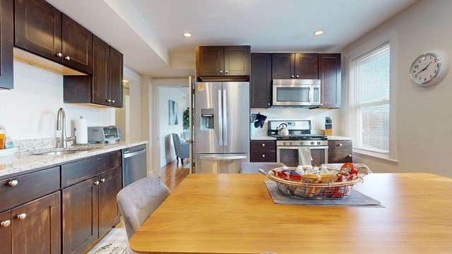 30 Clay St 3B, Cambridge, MA 02140