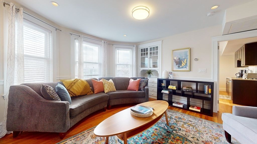 30 Clay St 3B, Cambridge, MA 02140