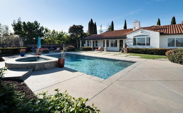 7992 Paseo Esmerado, Carlsbad, CA 92009