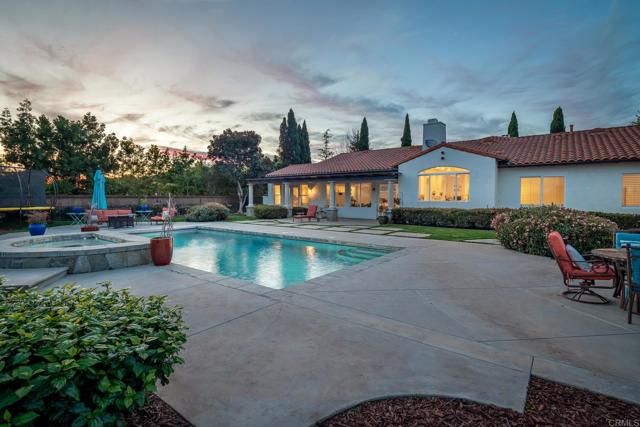 7992 Paseo Esmerado, Carlsbad, CA 92009