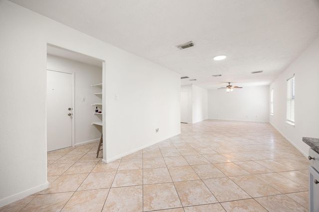 1930 Emerald Pathway Drive, Spring, TX 77388