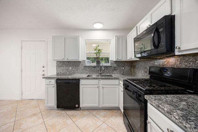 1930 Emerald Pathway Drive, Spring, TX 77388