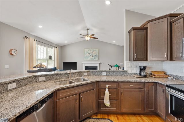 4701 Weller Hall Place, Clay, NY 13041