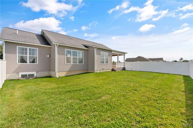 4701 Weller Hall Place, Clay, NY 13041