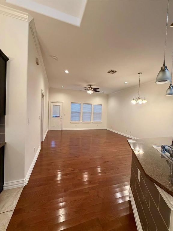 398 Mesa DR C, Del Valle, TX 78617