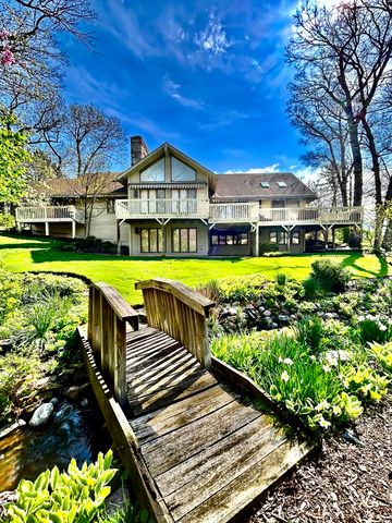 12604 S Hillcreek Drive, Palos Park, IL 60464