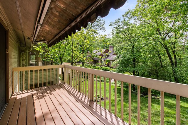 12604 S Hillcreek Drive, Palos Park, IL 60464