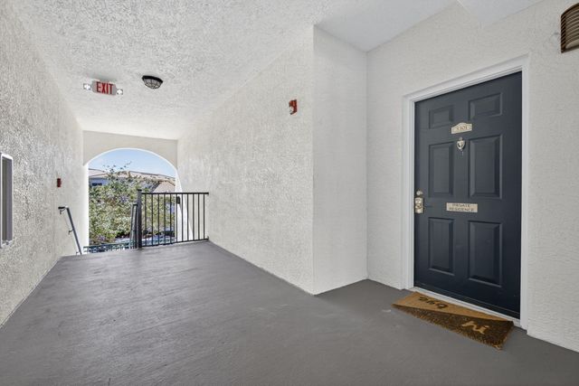 5301 Myrtlewood Circle E, Palm Beach Gardens, FL 33418