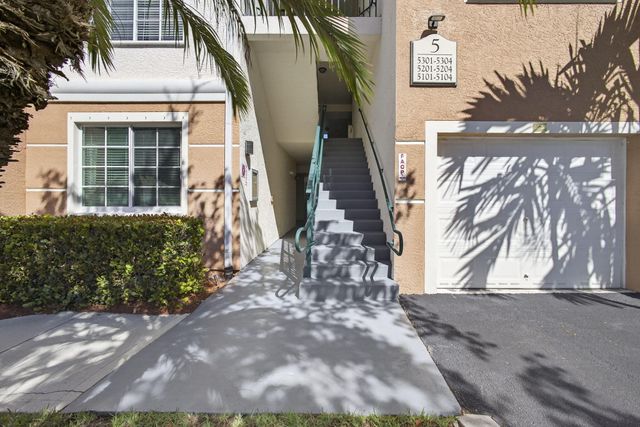 5301 Myrtlewood Circle E, Palm Beach Gardens, FL 33418