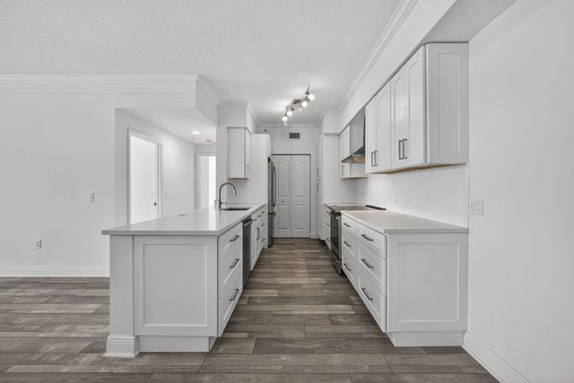 5301 Myrtlewood Circle E, Palm Beach Gardens, FL 33418