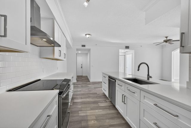 5301 Myrtlewood Circle E, Palm Beach Gardens, FL 33418