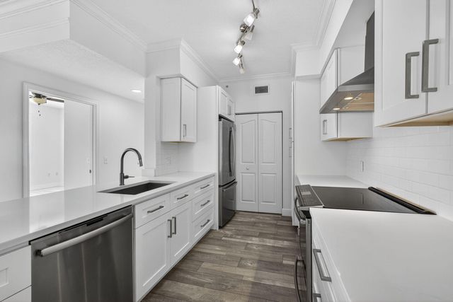 5301 Myrtlewood Circle E, Palm Beach Gardens, FL 33418