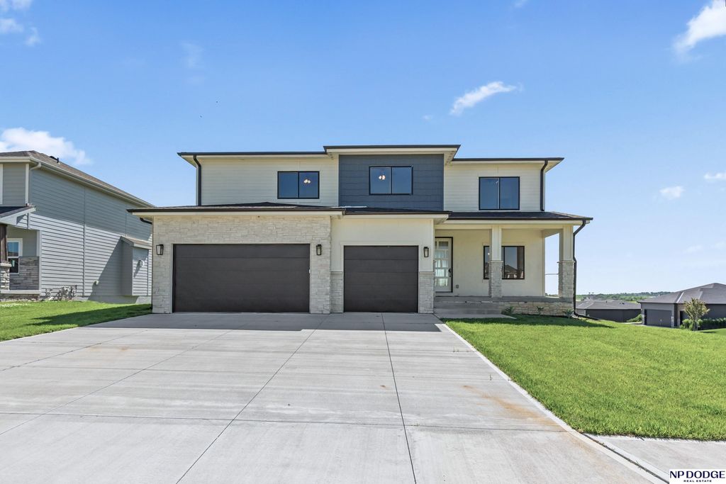 11001 N 170 Street, Bennington, NE 68007