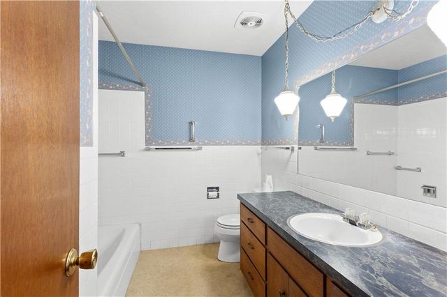 2737 Alabama Street, Lawrence, KS 66046