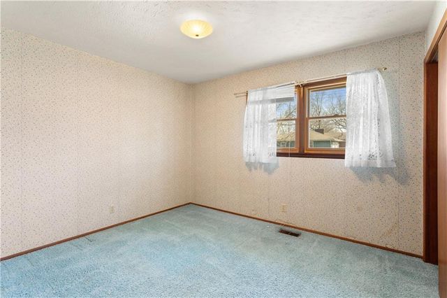 2737 Alabama Street, Lawrence, KS 66046