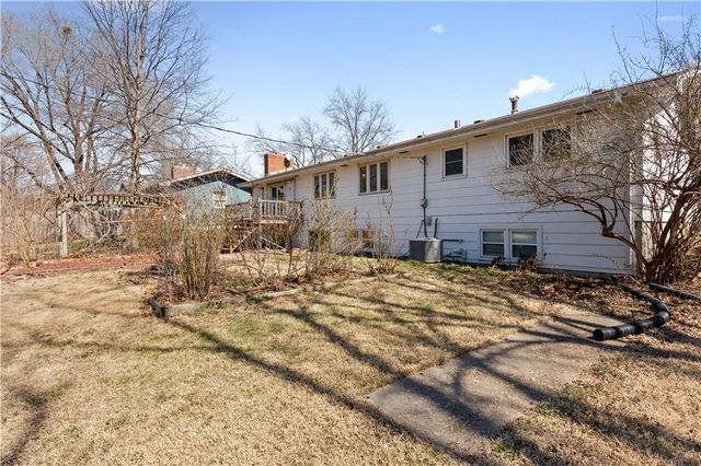 2737 Alabama Street, Lawrence, KS 66046