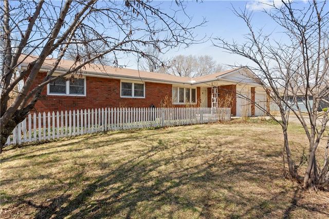 2737 Alabama Street, Lawrence, KS 66046