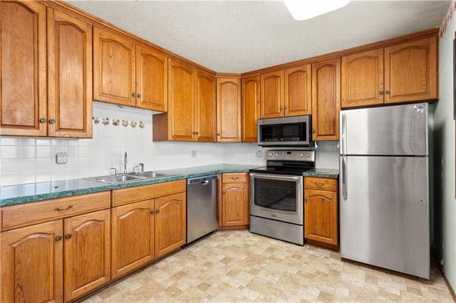 2737 Alabama Street, Lawrence, KS 66046