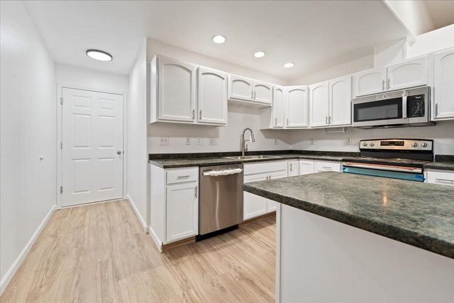 3068 KRIS KRINGLE DRIVE, North Pole, AK 99705