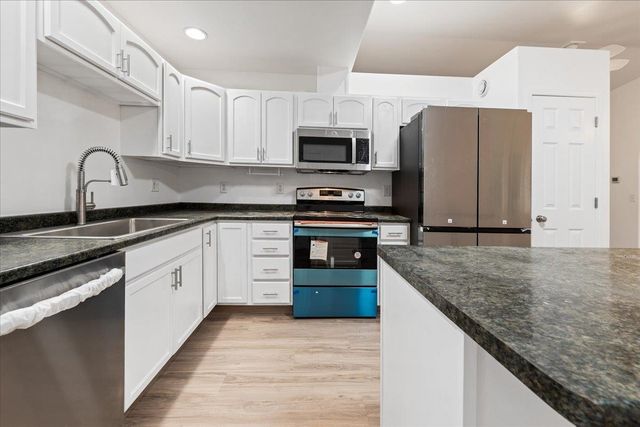 3068 KRIS KRINGLE DRIVE, North Pole, AK 99705