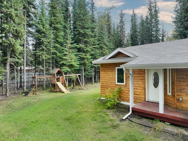 3068 KRIS KRINGLE DRIVE, North Pole, AK 99705