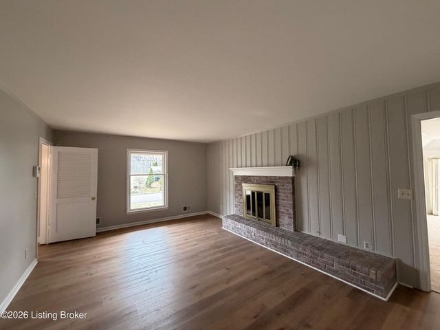 634 Cherrywood Dr, Elizabethtown, KY 42701