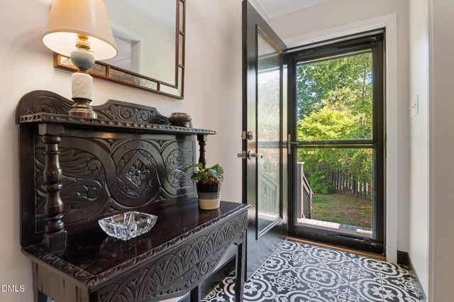 1902 White Plains Road, Chapel Hill, NC 27517