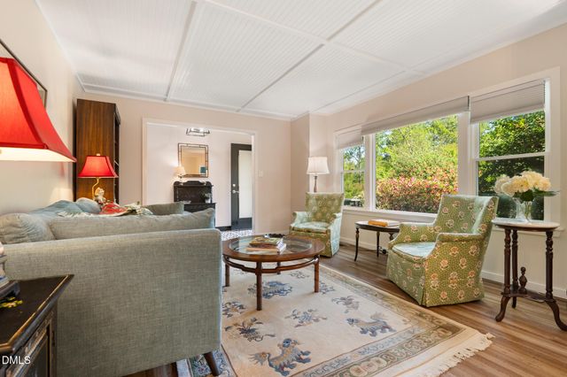 1902 White Plains Road, Chapel Hill, NC 27517