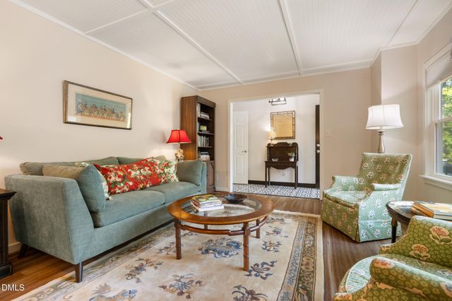 1902 White Plains Road, Chapel Hill, NC 27517