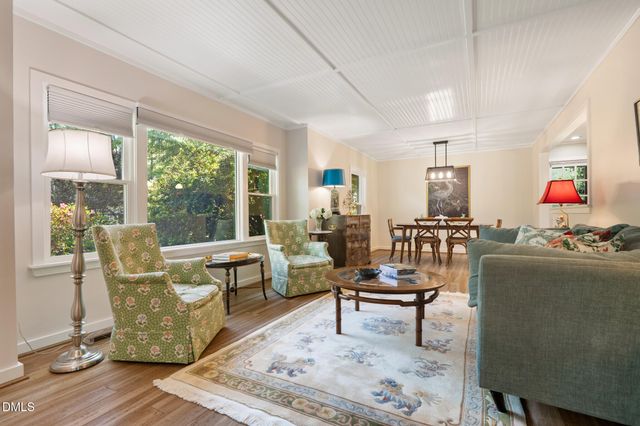 1902 White Plains Road, Chapel Hill, NC 27517