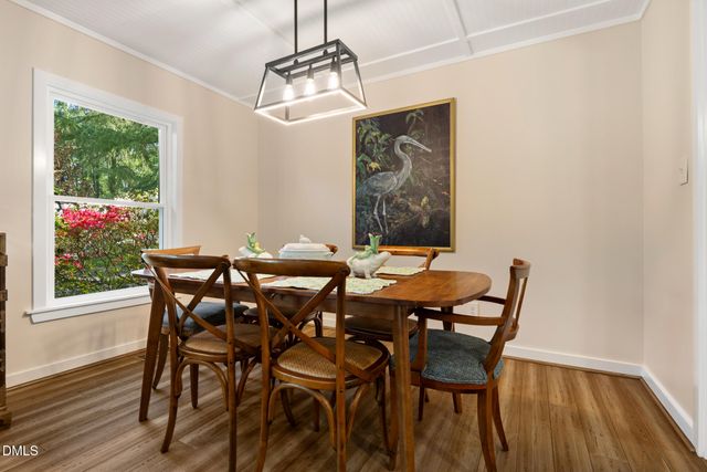 1902 White Plains Road, Chapel Hill, NC 27517