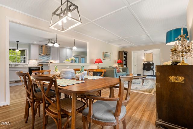 1902 White Plains Road, Chapel Hill, NC 27517