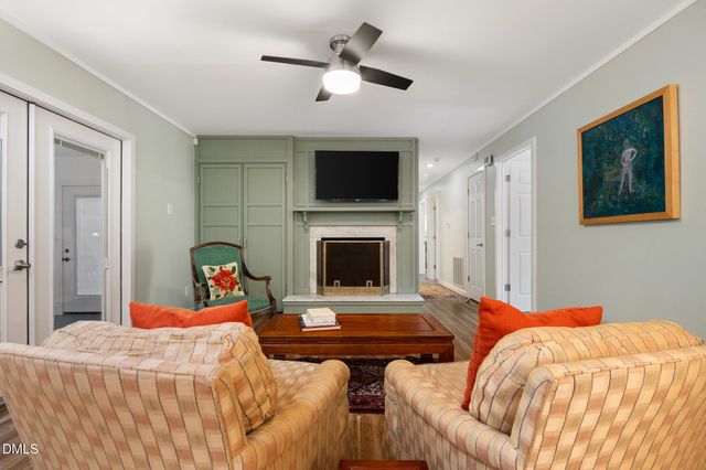 1902 White Plains Road, Chapel Hill, NC 27517