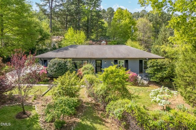 1902 White Plains Road, Chapel Hill, NC 27517