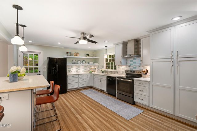 1902 White Plains Road, Chapel Hill, NC 27517