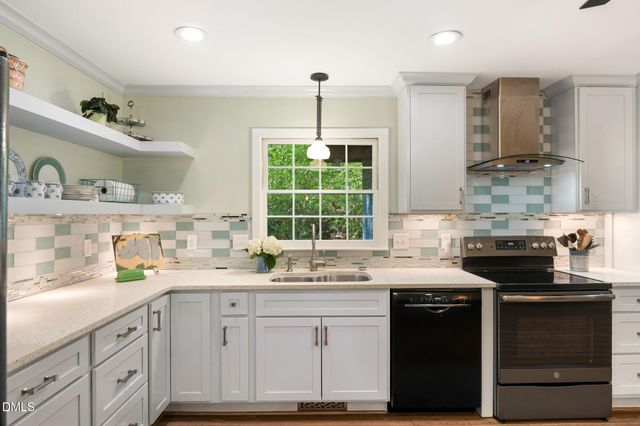 1902 White Plains Road, Chapel Hill, NC 27517