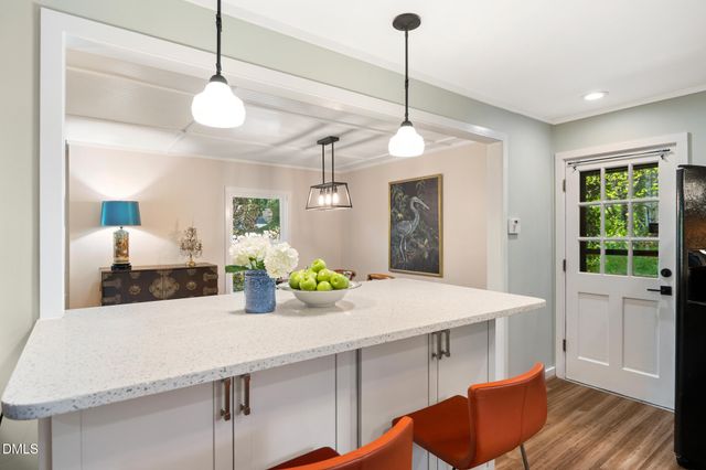 1902 White Plains Road, Chapel Hill, NC 27517