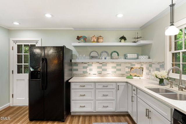 1902 White Plains Road, Chapel Hill, NC 27517