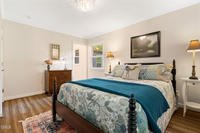 1902 White Plains Road, Chapel Hill, NC 27517