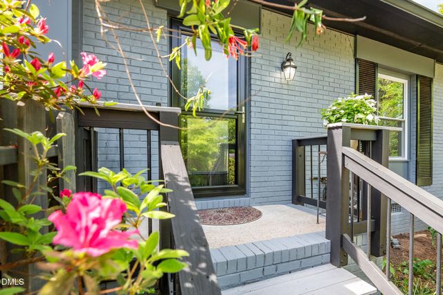 1902 White Plains Road, Chapel Hill, NC 27517