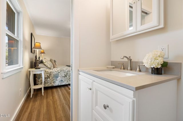 1902 White Plains Road, Chapel Hill, NC 27517