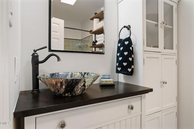 1902 White Plains Road, Chapel Hill, NC 27517