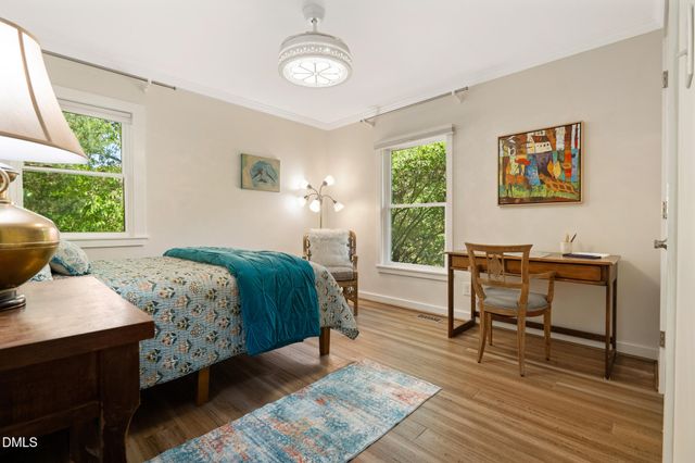 1902 White Plains Road, Chapel Hill, NC 27517