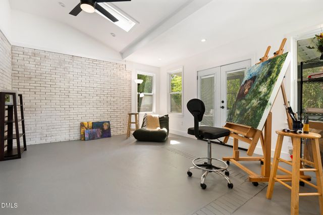 1902 White Plains Road, Chapel Hill, NC 27517