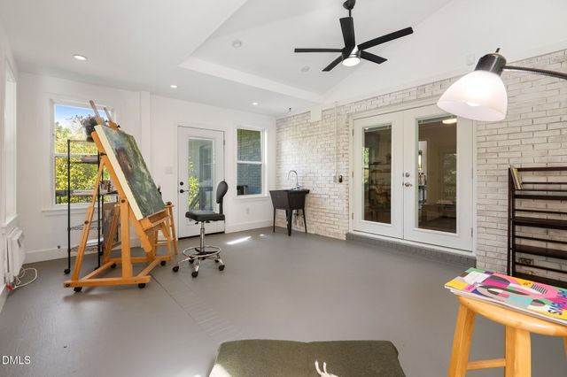 1902 White Plains Road, Chapel Hill, NC 27517