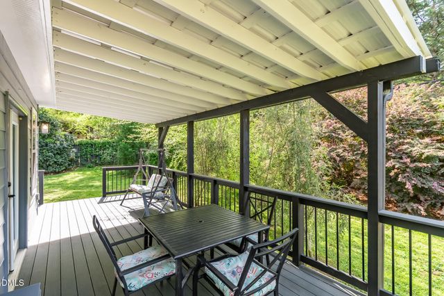 1902 White Plains Road, Chapel Hill, NC 27517