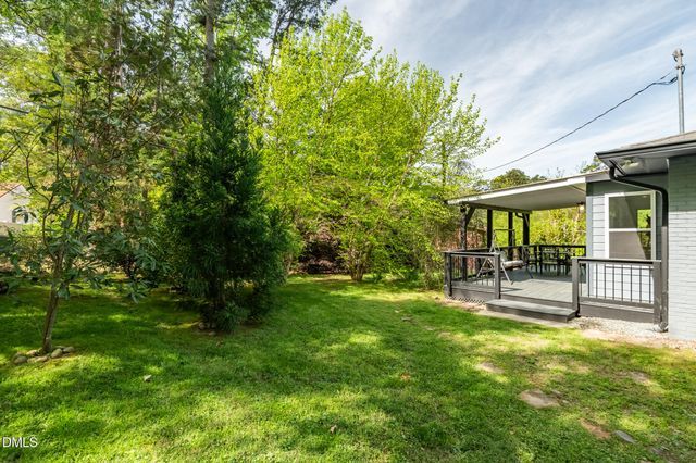 1902 White Plains Road, Chapel Hill, NC 27517