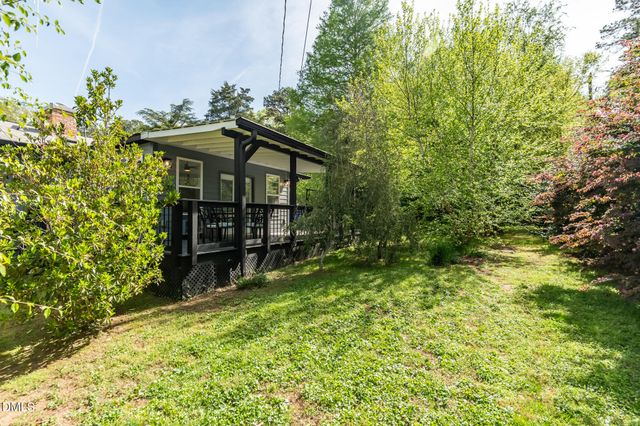 1902 White Plains Road, Chapel Hill, NC 27517