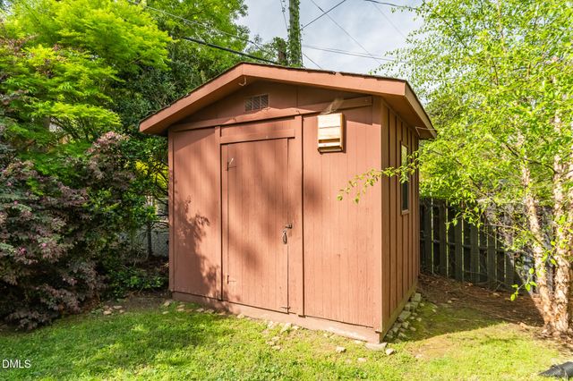 1902 White Plains Road, Chapel Hill, NC 27517